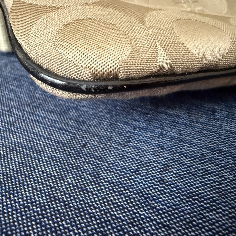 Coach crossbody bag in very good condition. - Picture 6 of 7